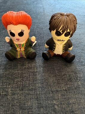 Handmade by Robots Billy and Winifred from Hocus Pocus
